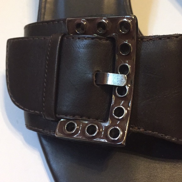 Donald J Pliner slides - Picture 4 of 4